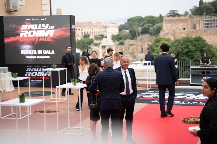 L’accoglienza sulla terrazza — Rally di Roma Capitale 2026