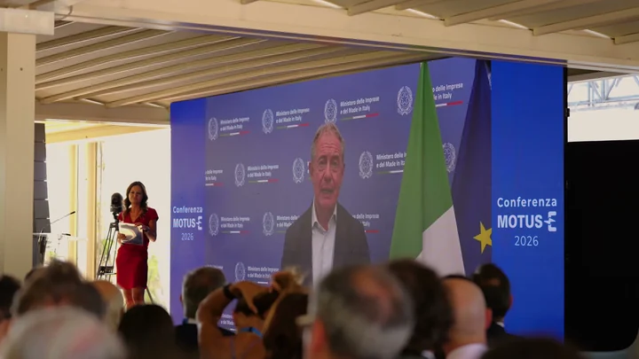 La conferenza e il pubblico in sala — Motus E