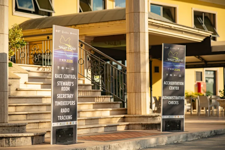 Segnaletica verticale e ingresso operativo dell’evento